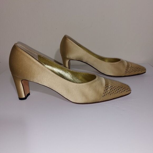 St. John Gold Satin Sequin Studded Toe Cap Heel Pumps Made in Italy Vintage SZ 8 - Picture 5 of 11